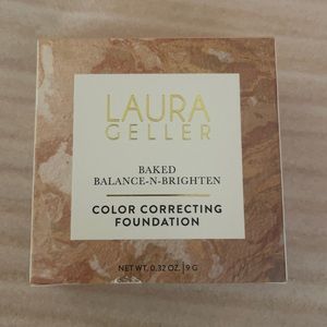 Laura Geller Baked Balance Brighten Powder Foundation, Light